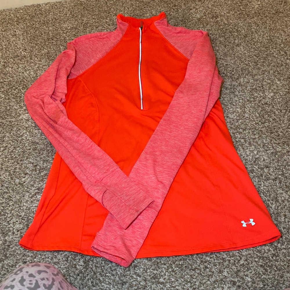 Size M Under Armour 3/4 zip in great condition!